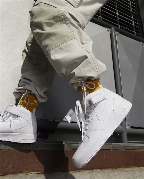 nike air force 1 07 mid premium beige zwart|nike air zwart wit.